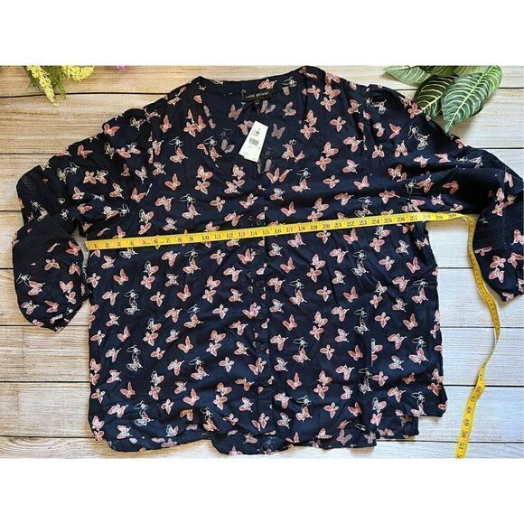 Lane Bryant No-Peek Button-Front Lace Trimmed Top (Sz 22/24) - Picture 3 of 8